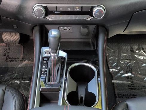 Used 2024 Nissan Altima 2.5 SR FWD image 17