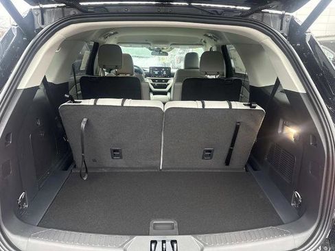 New 2026 Ford Explorer Active w/ Active Comfort Package image 4