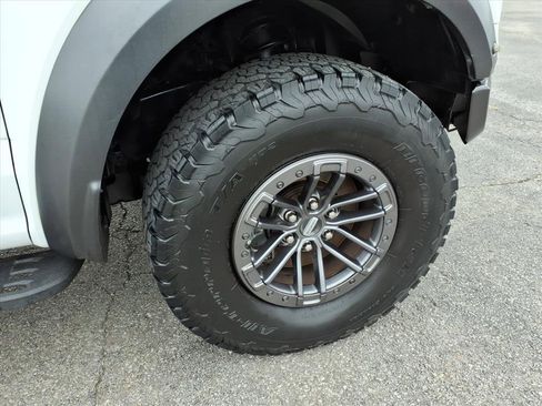 Used 2019 Ford F150 Raptor w/ Equipment Group 802A Luxury image 9