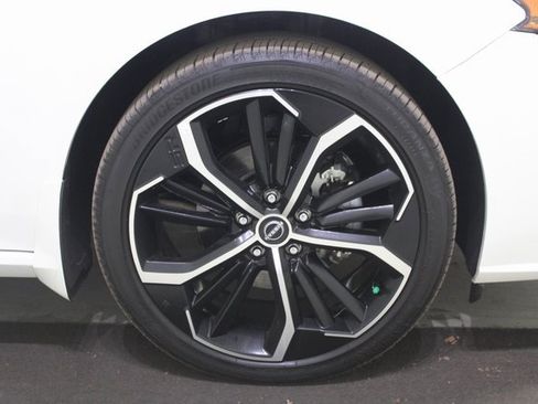 Used 2024 Nissan Altima 2.5 SR w/ SR Premium Package image 28