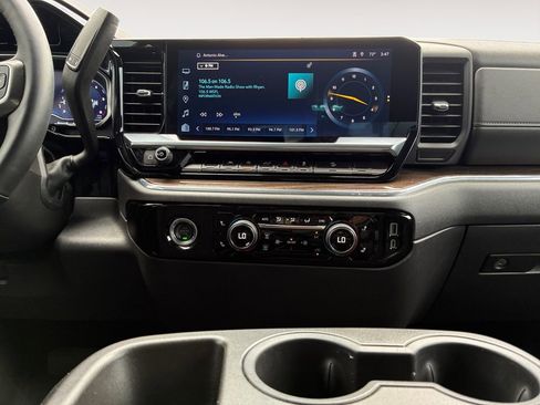 Used 2023 Chevrolet Silverado 1500 LT Trail Boss image 11