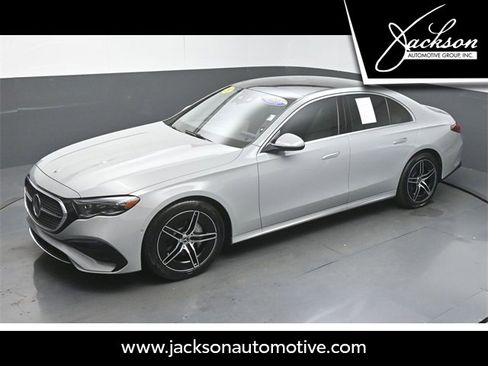 Used 2025 Mercedes-Benz E 350 Sedan image 45