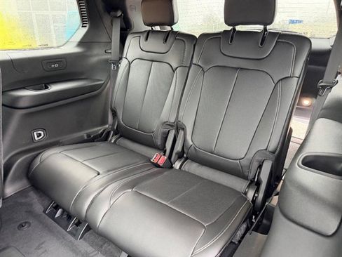 New 2025 Jeep Grand Cherokee L Limited w/ Luxury Tech Group II image 9