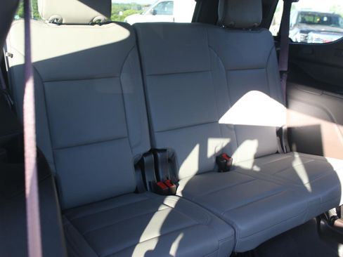 Used 2022 Chevrolet Tahoe LT w/ Luxury Package AWD/4WD image 39