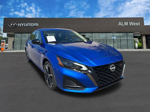 Used 2025 Nissan Altima 2.5 SR FWD image 3