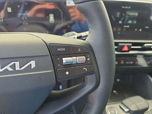 New 2026 Kia Sportage SX FWD image 32