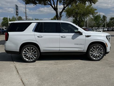 New 2026 GMC Yukon Denali w/ Denali Reserve Package image 3