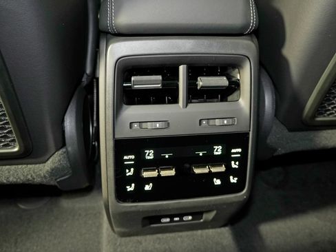 Used 2026 Porsche Macan Turbo Electric AWD/4WD image 36