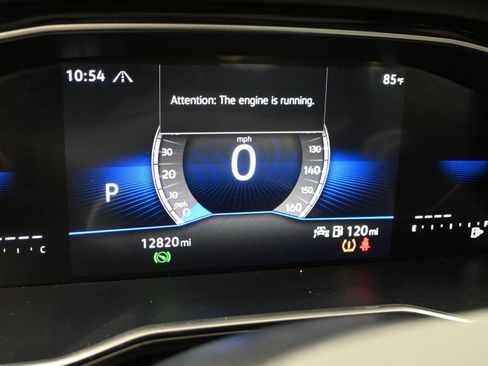 Used 2024 Volkswagen Jetta Sport image 3