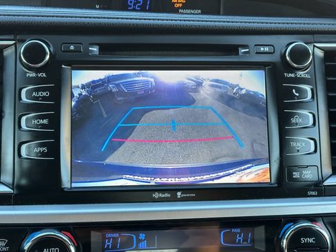 Used 2015 Toyota Highlander XLE AWD/4WD image 56