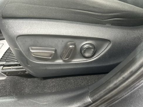 Used 2019 Toyota RAV4 XLE AWD/4WD image 10