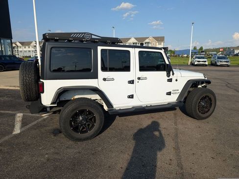 Used 2017 Jeep Wrangler Unlimited Sport w/ Quick Order Package 24S AWD/4WD image 8