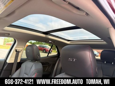 Used 2023 Buick Envision Essence w/ Sport Touring Package AWD/4WD image 21