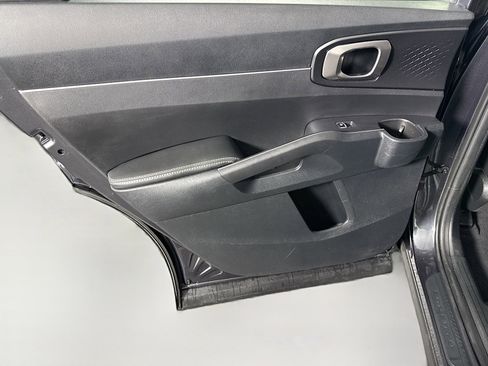 Used 2024 Kia Sorento S image 26