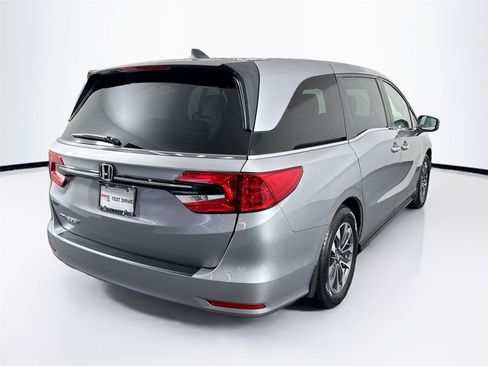 Used 2023 Honda Odyssey EX-L image 2