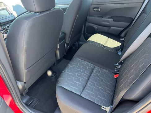 Used 2025 Mitsubishi Outlander Sport SE image 11