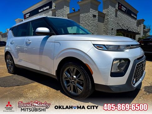 Used 2021 Kia Soul EX FWD image 1