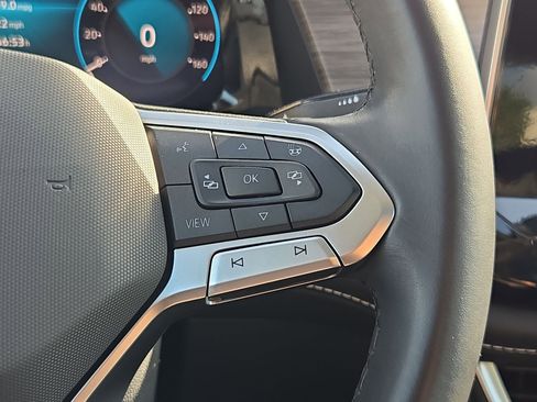 Used 2024 Volkswagen Atlas SEL Premium R-Line image 20