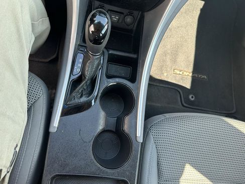 Used 2011 Hyundai Sonata GLS FWD image 14