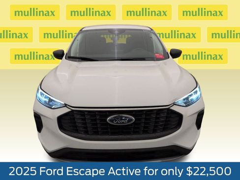 Used 2025 Ford Escape Active image 16