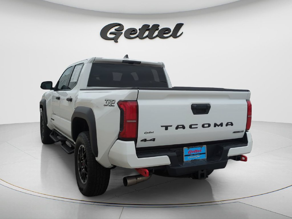 Used 2025 Toyota Tacoma TRD Off-Road AWD/4WD image 7