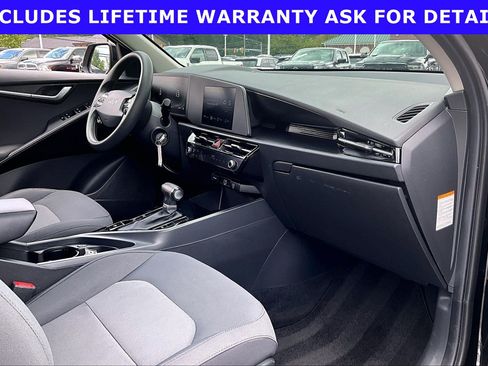 Used 2023 Kia Niro LX FWD image 13