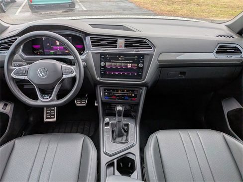 Certified 2023 Volkswagen Tiguan SE R-Line image 16