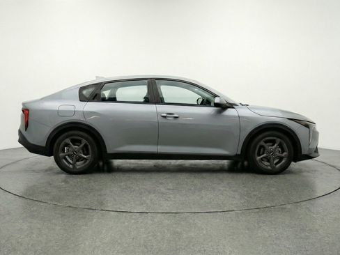 Used 2025 Kia K4 FWD image 11