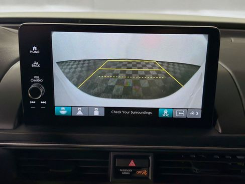 Used 2024 Honda Pilot Touring image 21