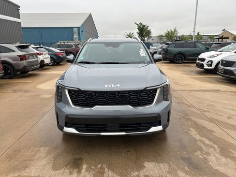 Used 2024 Kia Sorento S FWD image 6