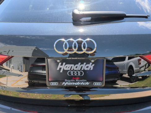 Certified 2025 Audi Q3 2.0T Premium Plus w/ Premium Plus Package AWD/4WD image 40