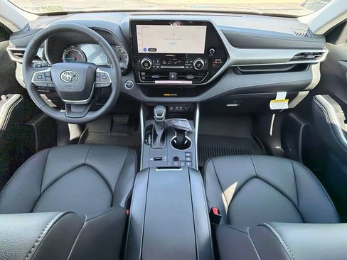 New 2026 Toyota Highlander XLE AWD/4WD image 33
