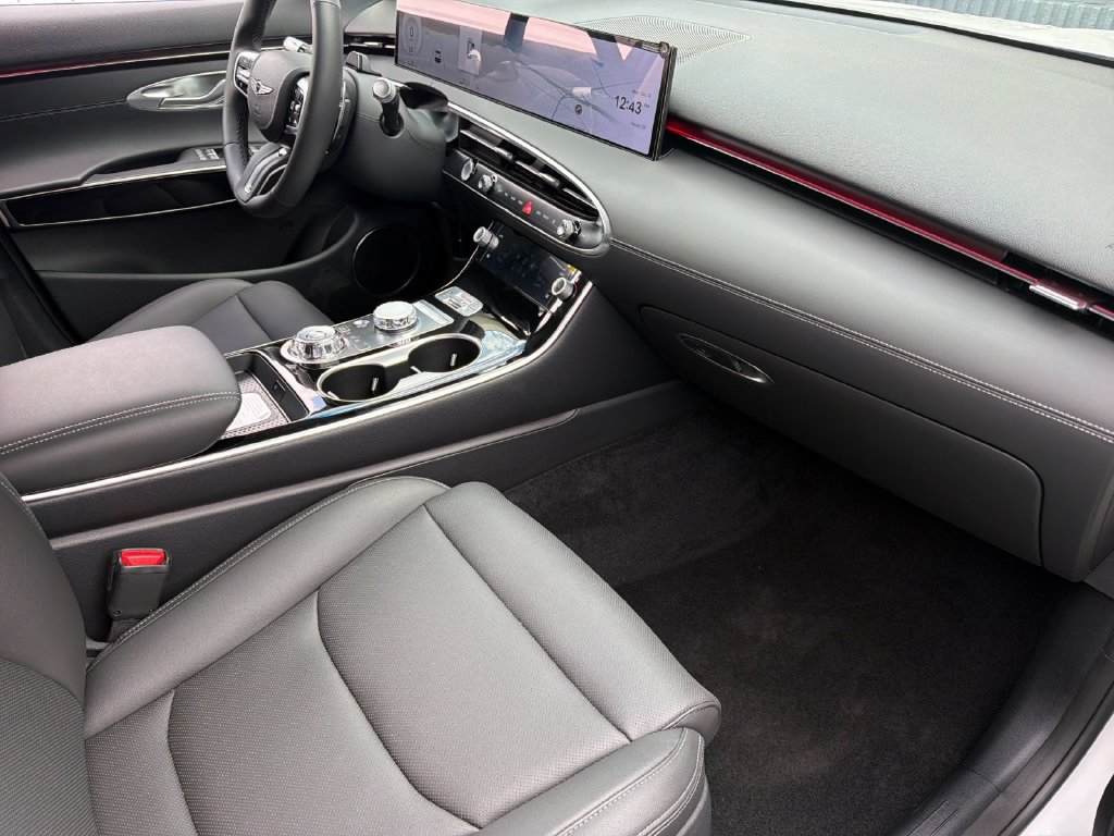 New 2027 Genesis GV70 2.5T AWD/4WD image 16