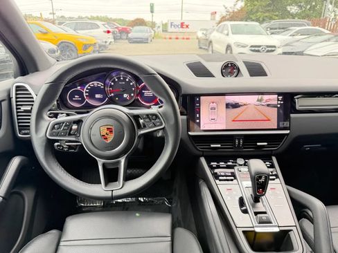 Used 2023 Porsche Cayenne Platinum Edition AWD/4WD image 21