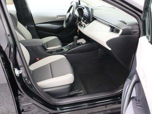 Used 2024 Toyota Corolla LE image 33