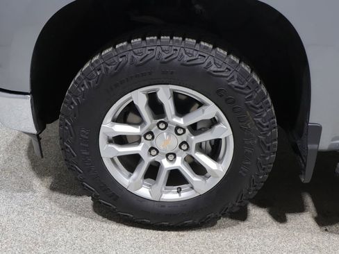Used 2025 Chevrolet Silverado 1500 LTZ w/ Z71 Off-Road Package AWD/4WD image 8