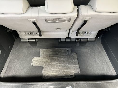 Used 2023 Honda Odyssey Touring image 27