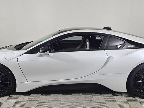Used 2019 BMW i8 Coupe image 7