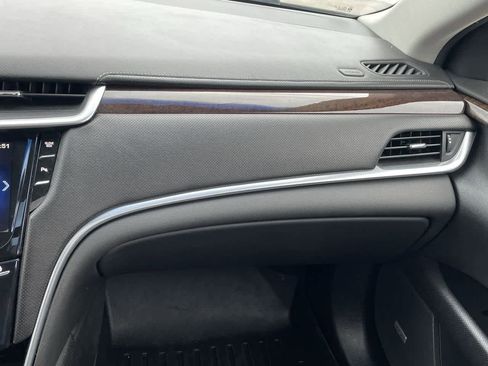 Used 2013 Cadillac XTS Premium image 16