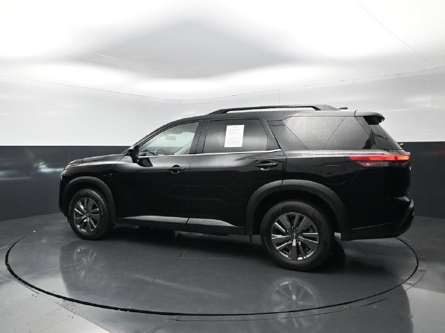 Certified 2025 Nissan Pathfinder SV FWD image 2
