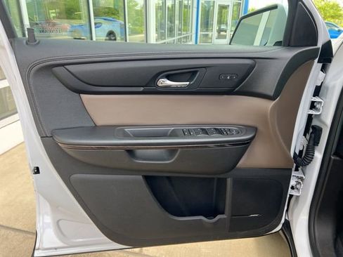 Used 2016 GMC Acadia SLT w/ Premium Edition AWD/4WD image 17