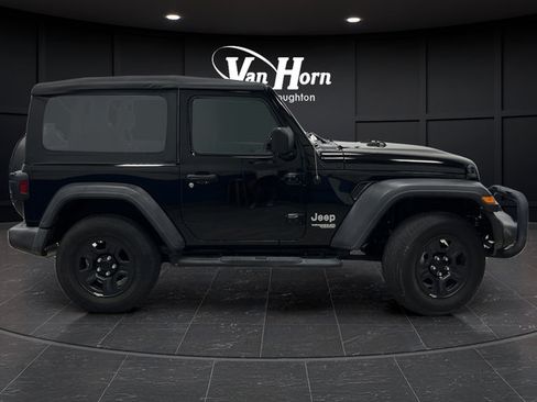 Used 2021 Jeep Wrangler Sport AWD/4WD image 6