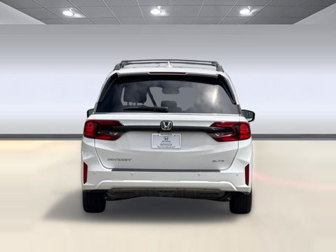 Certified 2025 Honda Odyssey Elite image 9