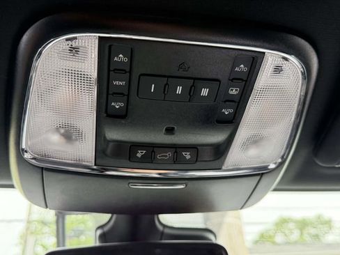 Used 2020 Jeep Grand Cherokee High Altitude AWD/4WD image 28
