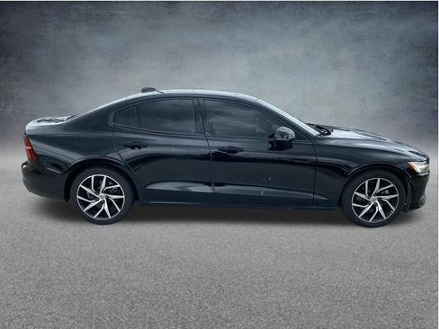 Used 2020 Volvo S60 T5 Momentum FWD image 5