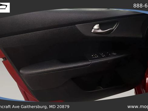 Used 2021 Kia Forte LXS FWD image 13