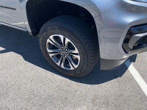 Used 2021 Chevrolet Colorado Z71 AWD/4WD image 5