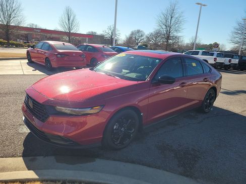 Used 2025 Honda Accord SE image 7