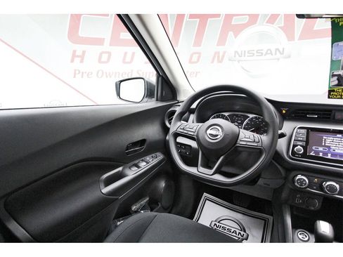 New 2025 Nissan Kicks Play S image 6