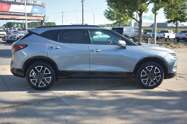 Used 2025 Chevrolet Blazer RS FWD image 4